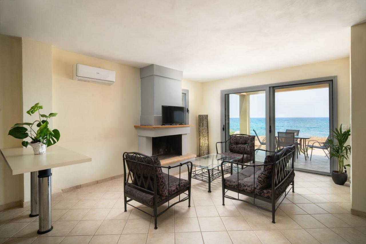Spacious Beachfront Maisonettes With Stunning Views & A Private Beach Monemvasía Exterior foto