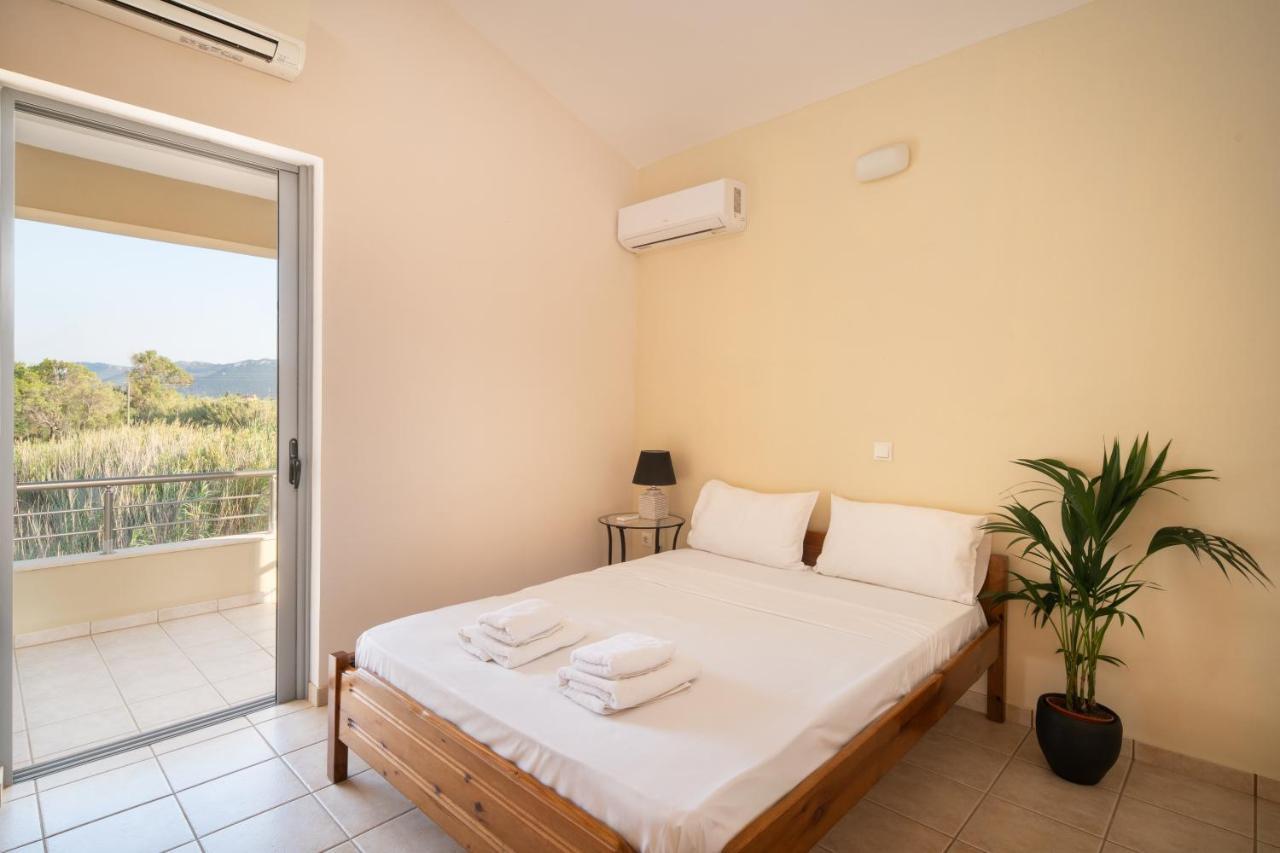 Spacious Beachfront Maisonettes With Stunning Views & A Private Beach Monemvasía Exterior foto