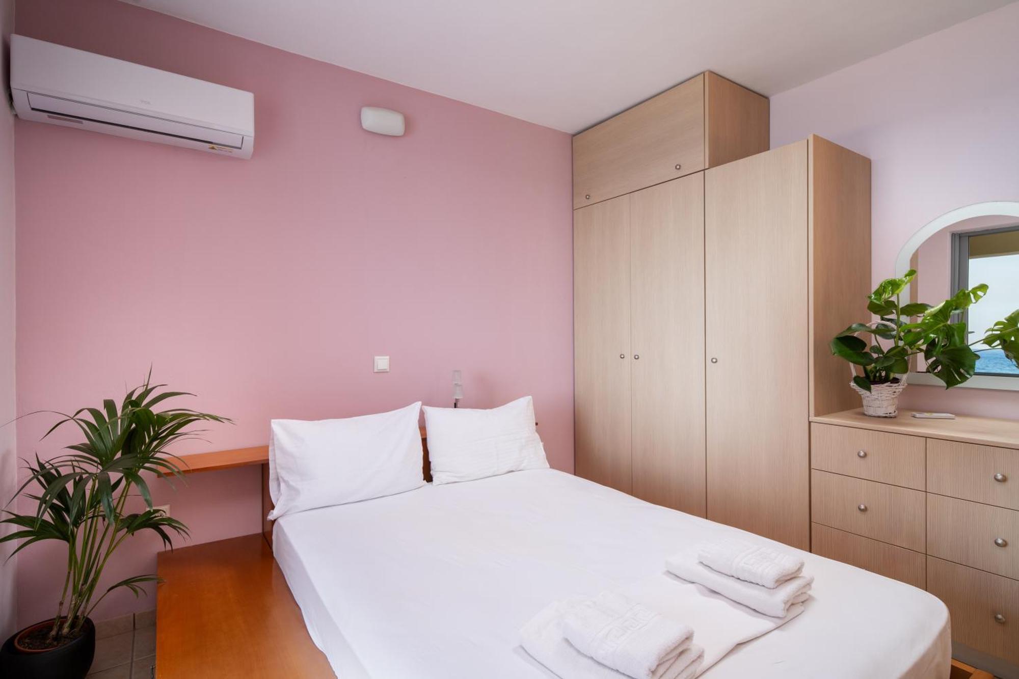 Spacious Beachfront Maisonettes With Stunning Views & A Private Beach Monemvasía Exterior foto