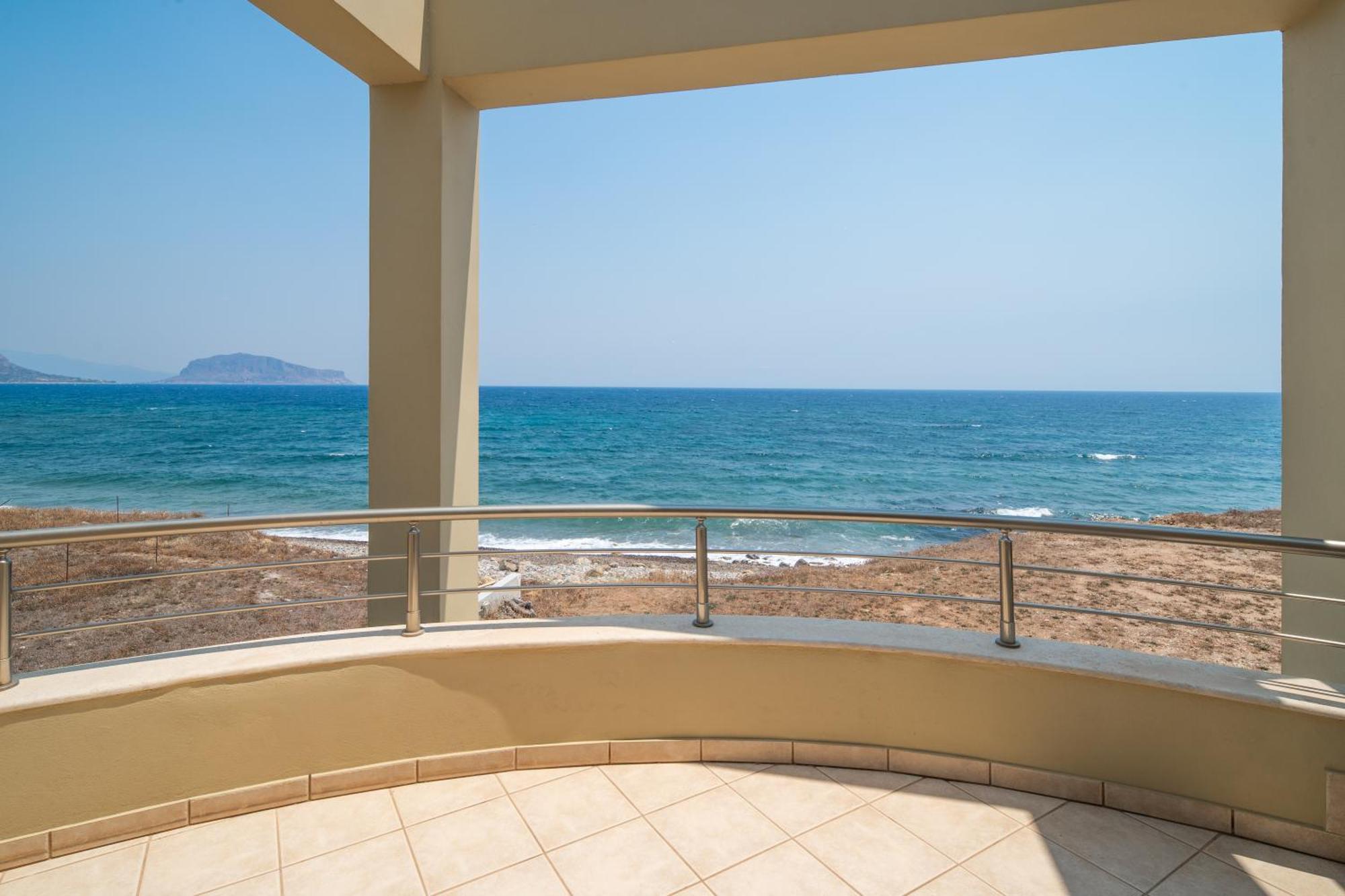 Spacious Beachfront Maisonettes With Stunning Views & A Private Beach Monemvasía Quarto foto